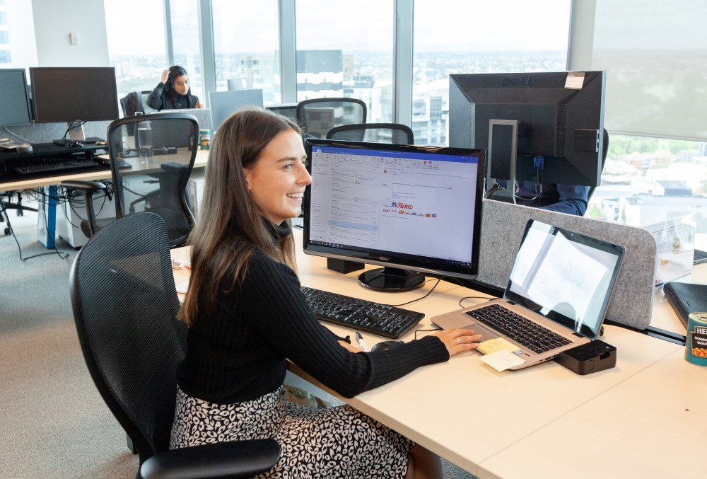 Kraft Heinz Graduate- Young professional working on her desk.