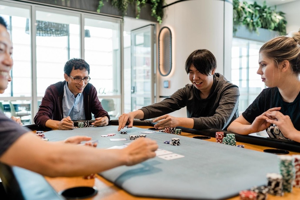 Professionals playing poker